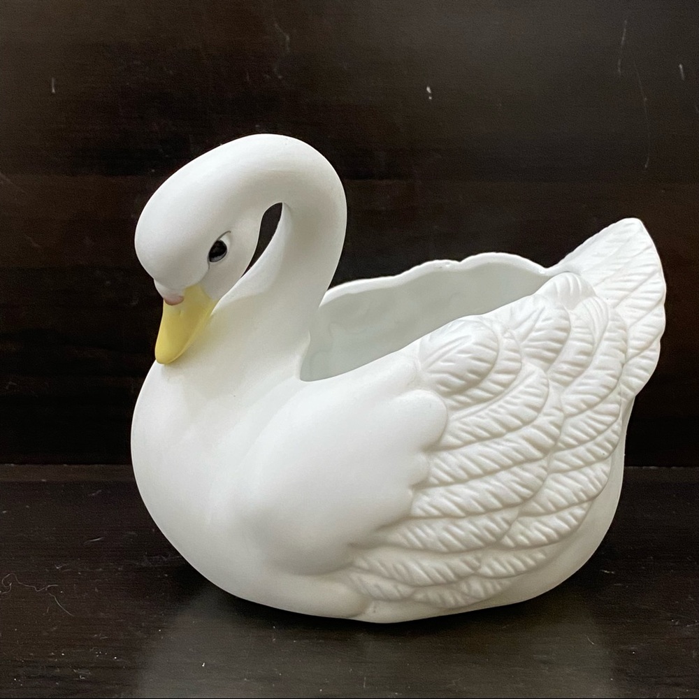 Vintage HOMCO White Swan Ceramic Planter